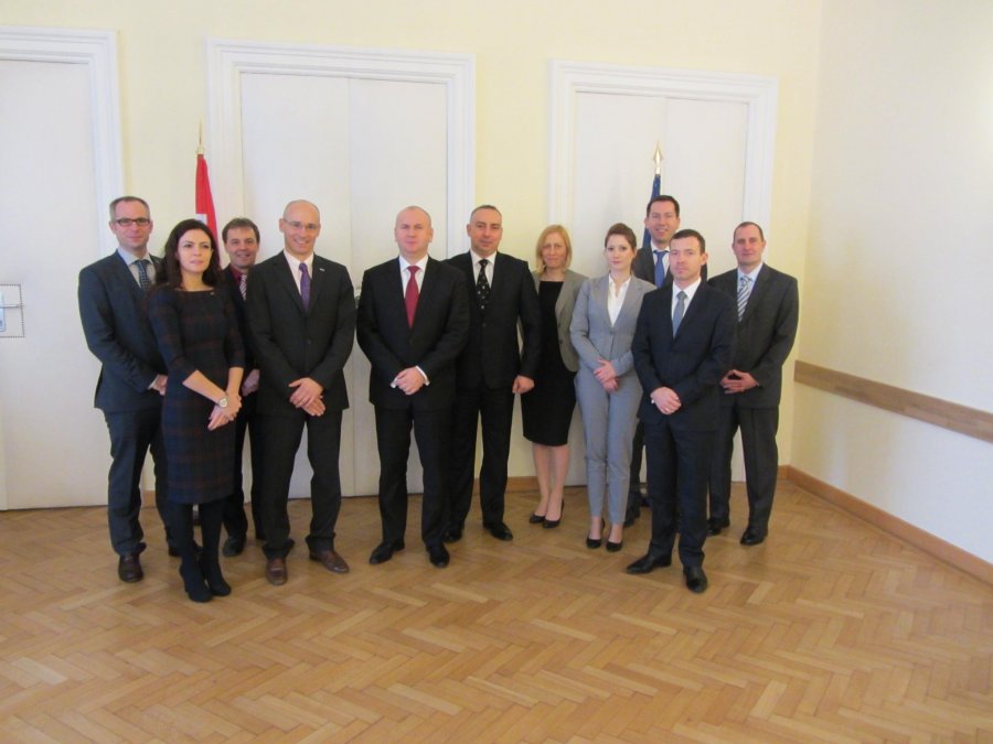 Na zdjęciu przedstawiciele CBA i Austriackiego Biura Antykorupcyjnego