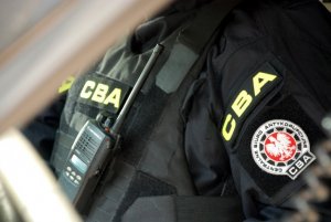 Half a million euros in a suitcase. 5 detainees caught red-handed. Money laundering